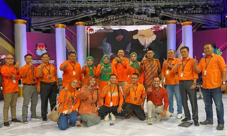 Debat Perdana Pilkada Situbondo, Pasangan RIO – ULFI Sampaikan Gagasan Investasi dan Konsep Entrepreneur Mindset Debat Perdana Pilkada Situbondo, Pasangan RIO – ULFI Sampaikan Gagasan Investasi dan Konsep Entrepreneur Mindset